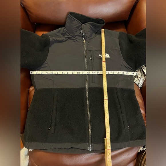 The North Face Women's Full-Zip Fleece Jacket, Size Medium-Black color. - Picture 10 of 14